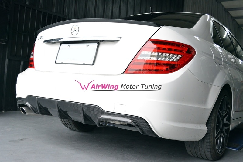 W204 C63 AMG (2011~) – C63 style Carbon Rear Diffuser 1