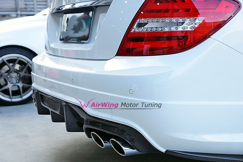 W204 C63 AMG (2011~) – VORSTEINER style Carbon Rear Diffuser 3