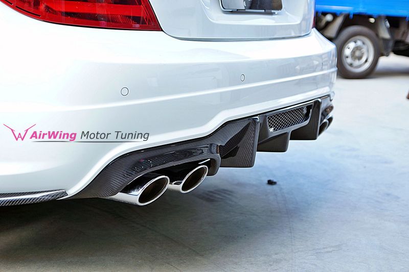 W204 C63 AMG (2011~) – VORSTEINER style Carbon Rear Diffuser 2
